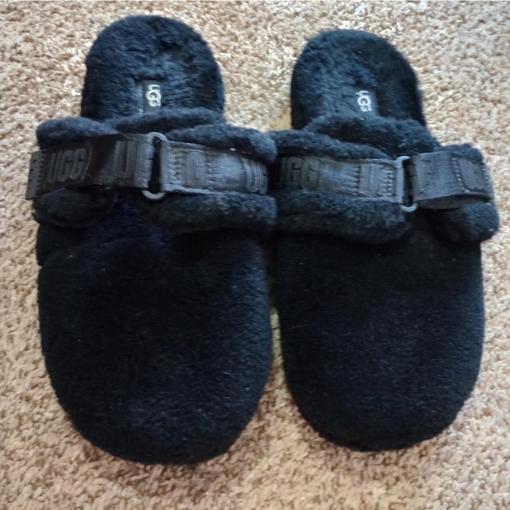 BRAND NEW Ugg slippers Size 11